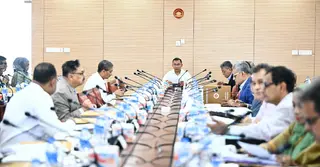 প্রধানমন্ত্রীর সভাপতিত্বে একনেকের সভা চলছে